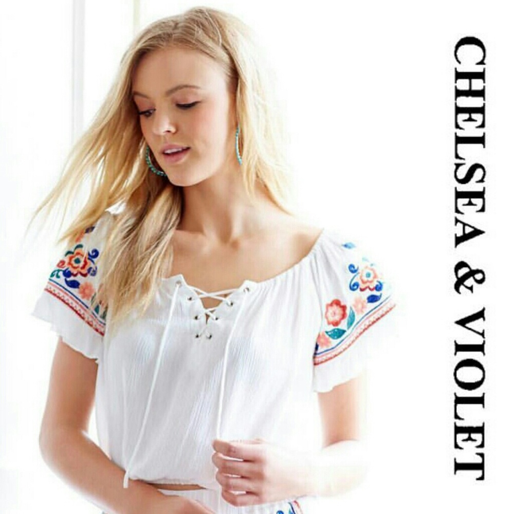 🆕🌱 CHELSEA & VIOLET Embroidered Lace Up Top
